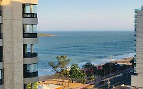 ESPETACULAR!! Apto na PRAIA DE ITAPARICA em Vila Velha - Wi-Fi 360mbps, Varanda, Estacionamento, Ar Condicionado, Cozinha Completa